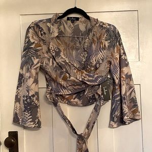 NWT- Lulu’s Wrap Crop Top